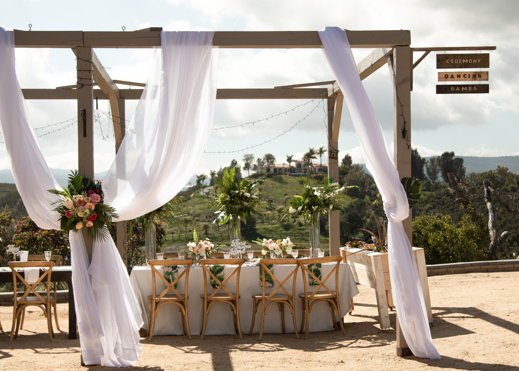 Tropical wedding table setting inspiration.